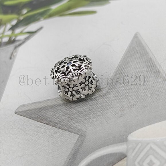Pandora Icy Snowflake Drop Charm - Picture 4 of 8